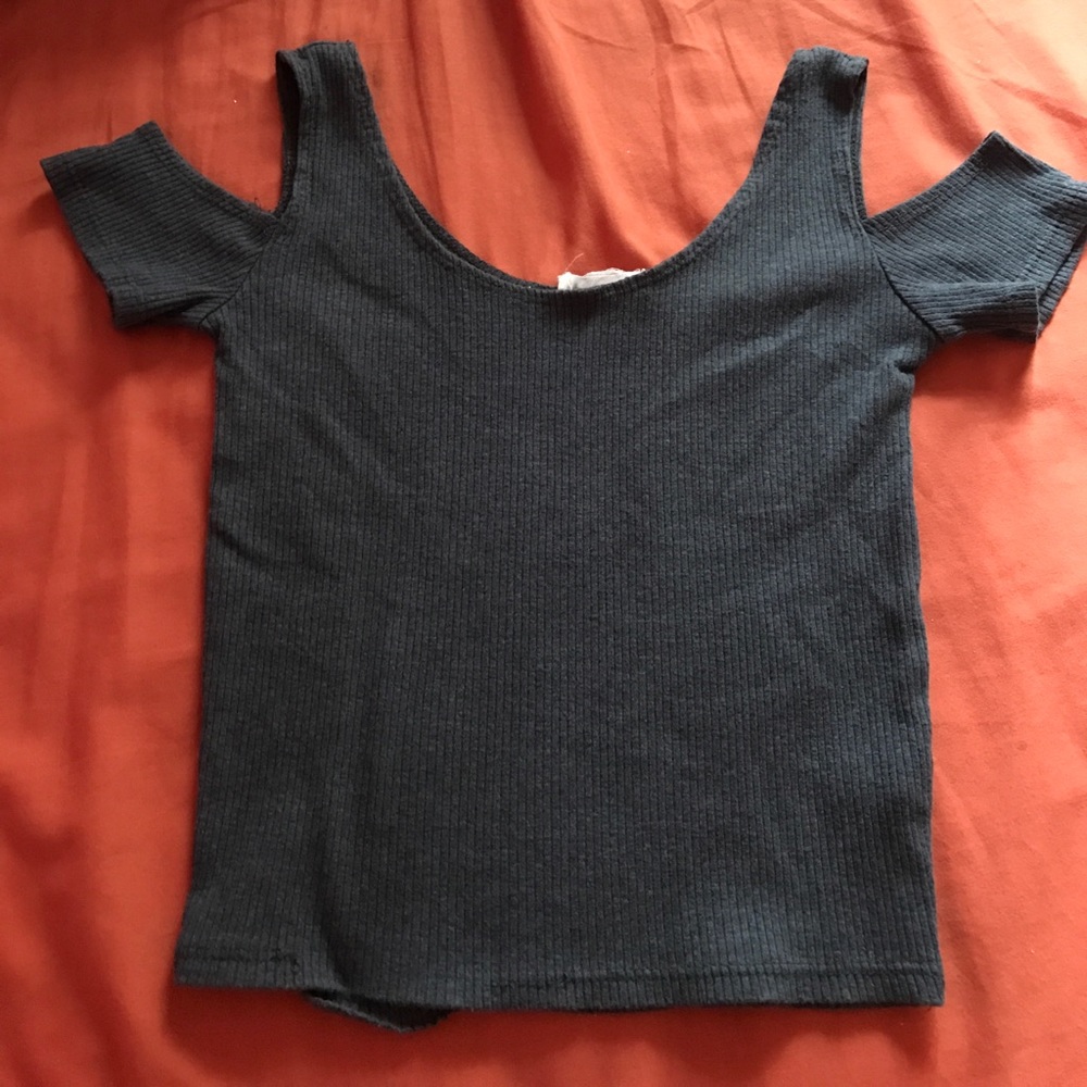 Shoulder Cut Out Crop Top