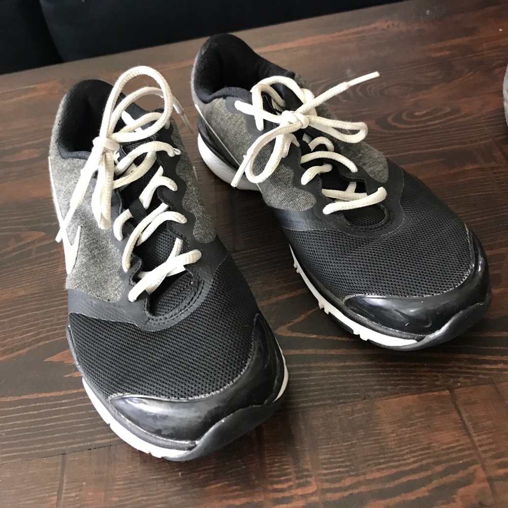 Black nikes