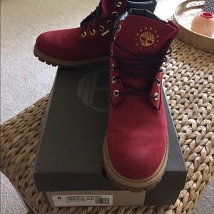 Tim's Junior 6 (women's 8) patriotic Red