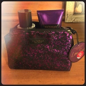 Brand new Victoria's Secret lotion and spray set!