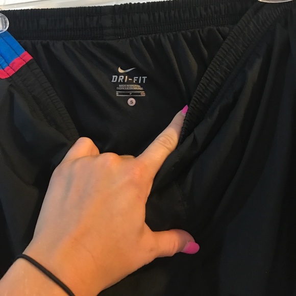 Nike shorts - Picture 2 of 2