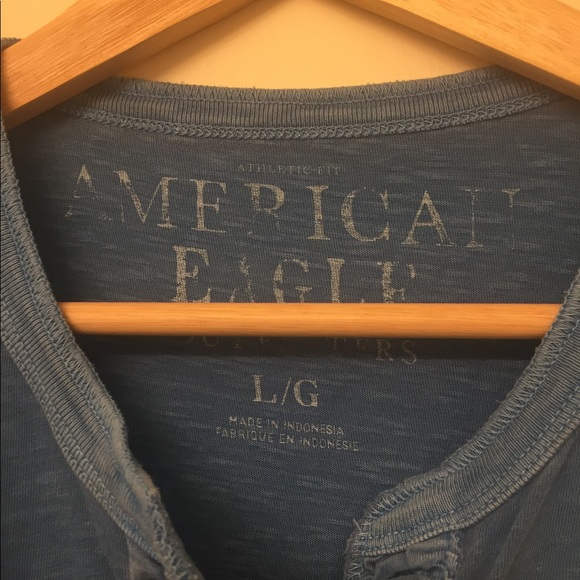 American Eagle Athletic Fit Blue Shirt Large - Picture 2 of 2