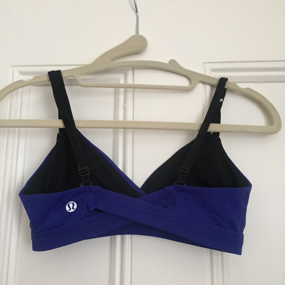 Lululemon blue sports bra