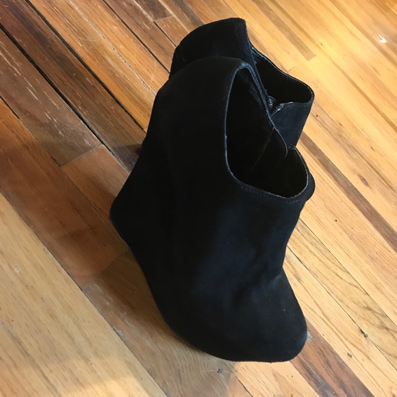 Black heels - Picture 1 of 3