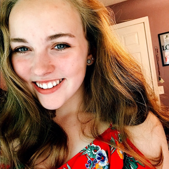 Meet your Posher, Mackenzie - Picture 1 of 1