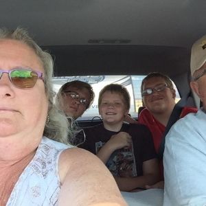 Meet your Posher, Dee