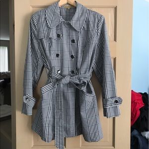 Lightweight trench coat