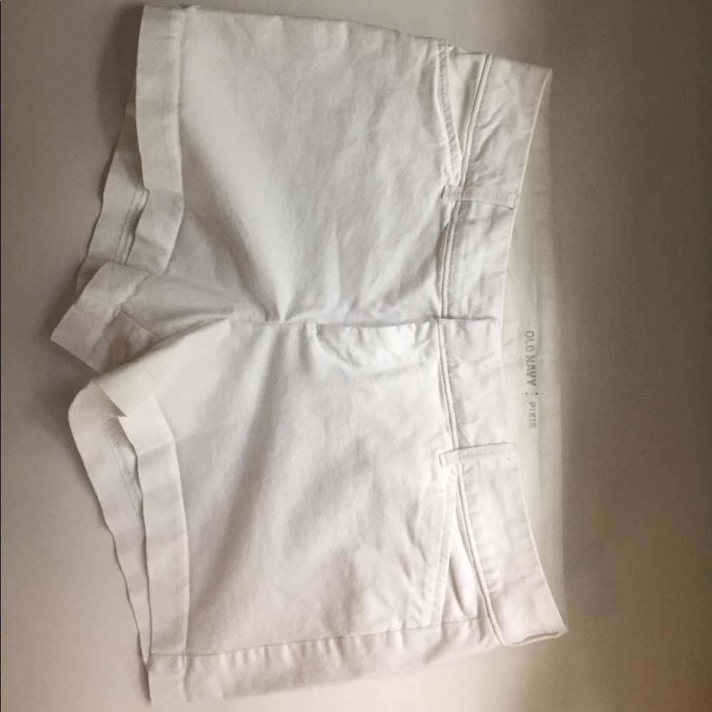 Old Navy Size 2 Pixie White Shorts
