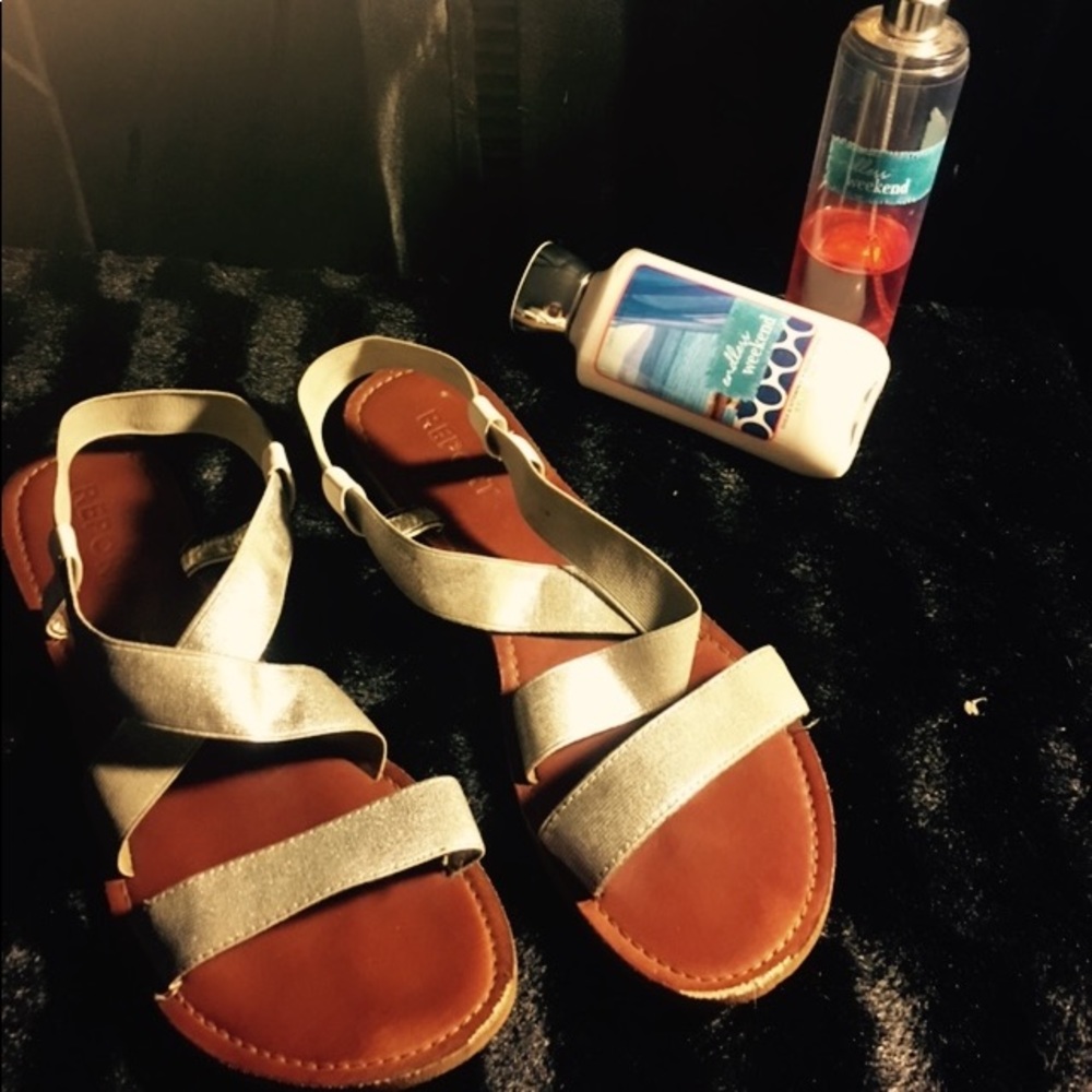 Report sandals