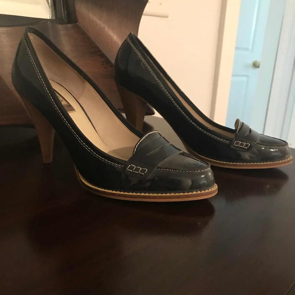 Unique navy blue Zara pumps