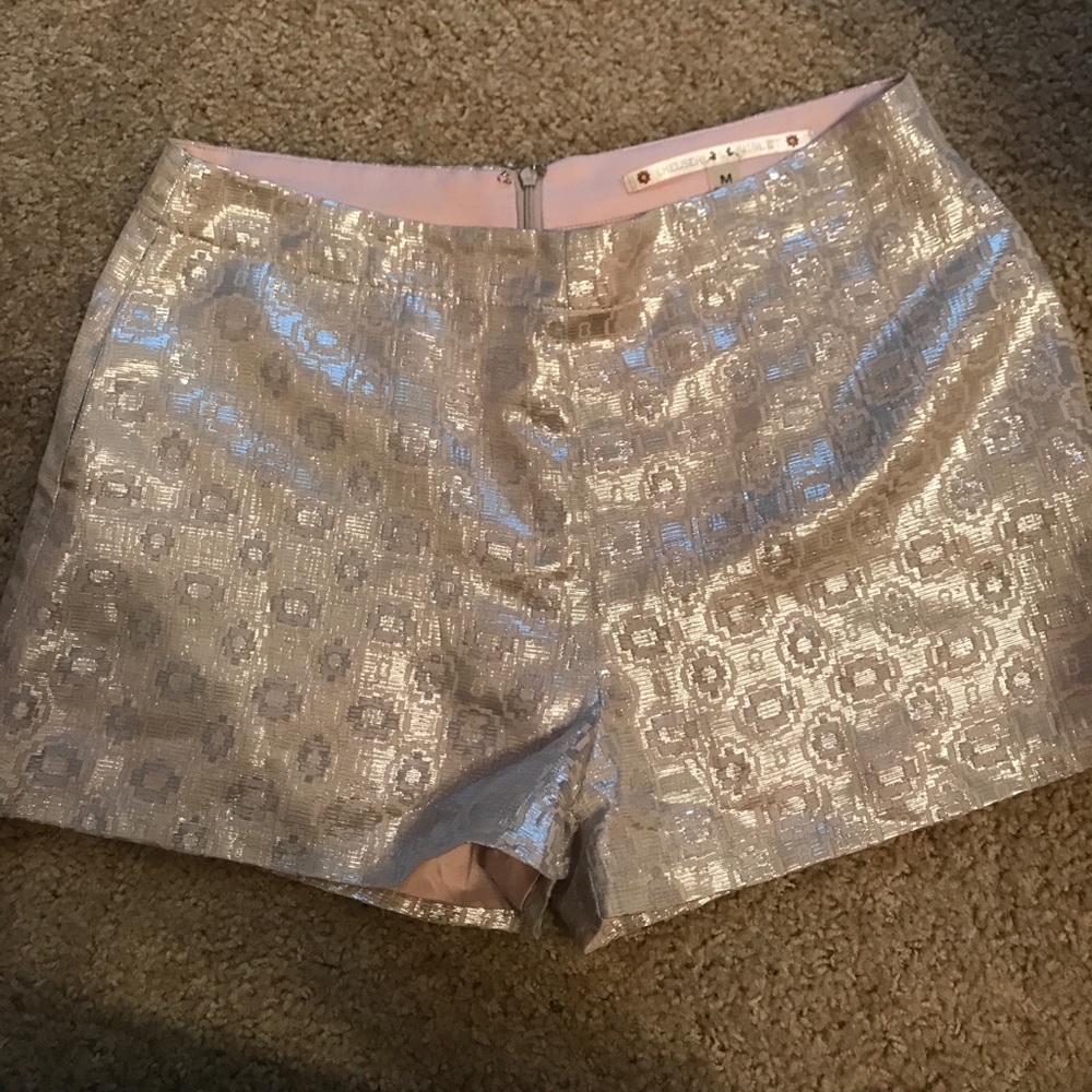 *******SOLD******NWOT Chelsea and violet shorts si