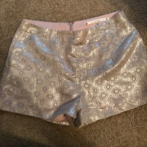 *******SOLD******NWOT Chelsea and violet shorts si
