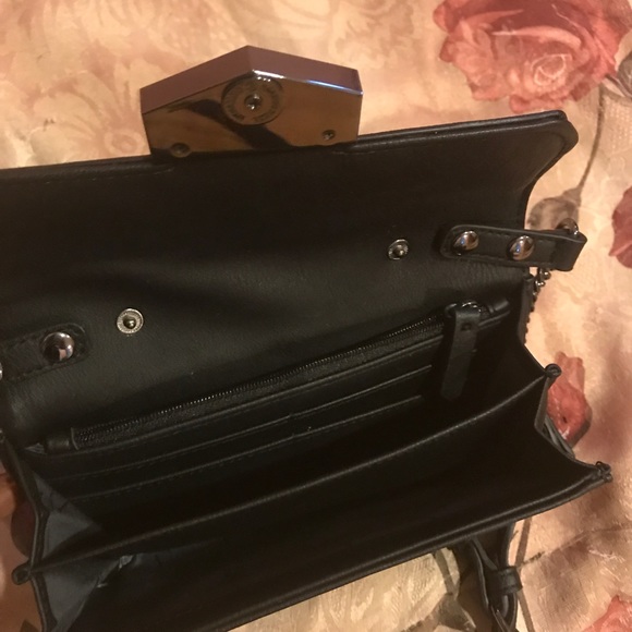 ❌SOLD❌ Black Simply Vera WOC/ Waist-bag/ Belt-bag - Picture 3 of 3