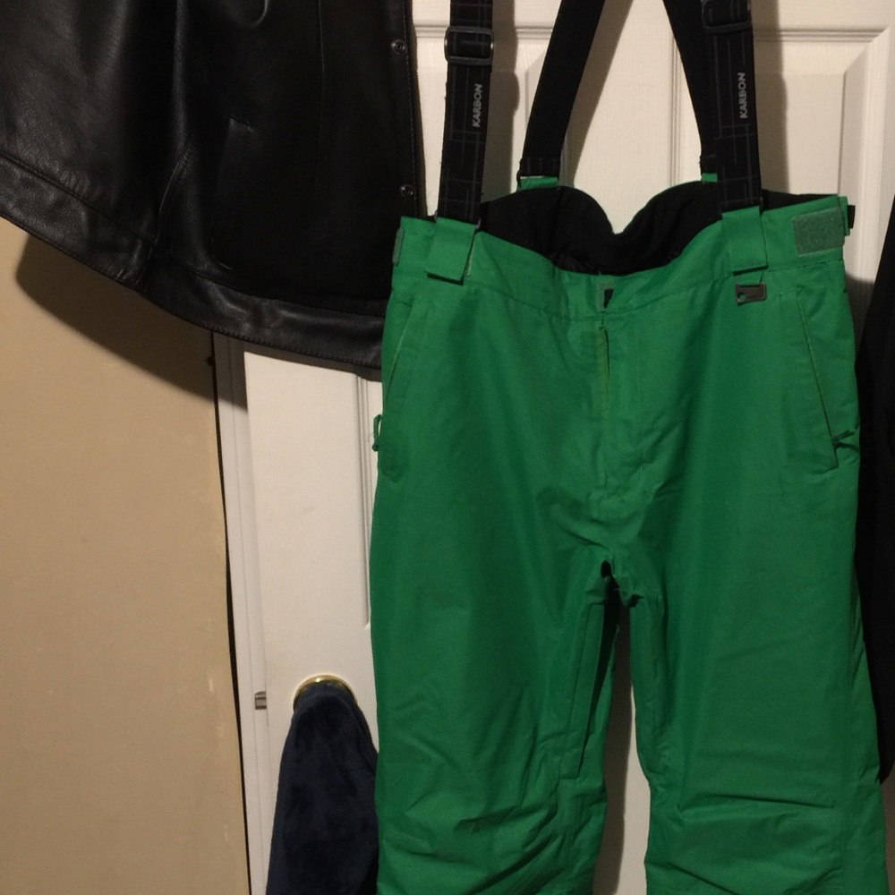 Snowboarding pants