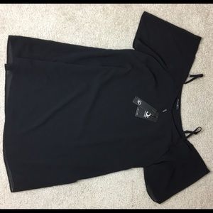 Long shoulder less top