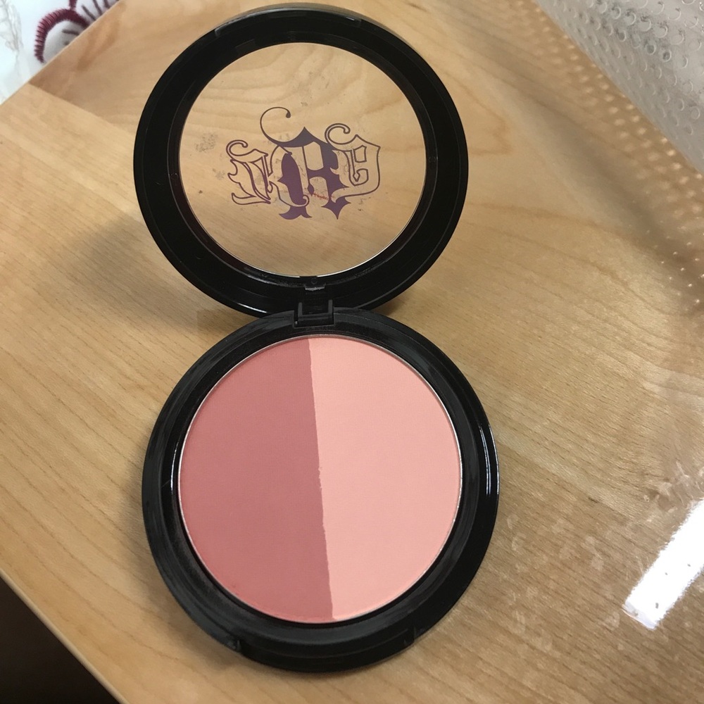 Kat Von D shade and light blush in Piaf and Poe