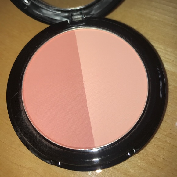 Kat Von D shade and light blush in Piaf and Poe - Picture 2 of 4