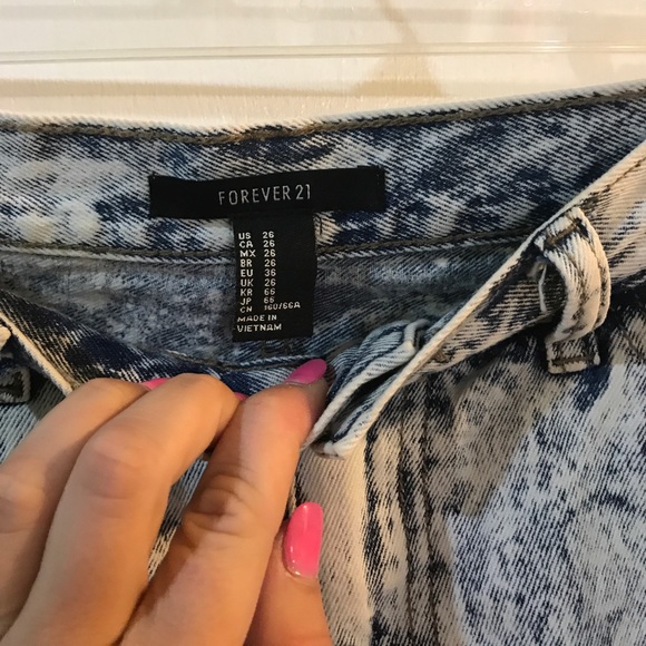 Ripped Jean Shorts - Picture 3 of 3