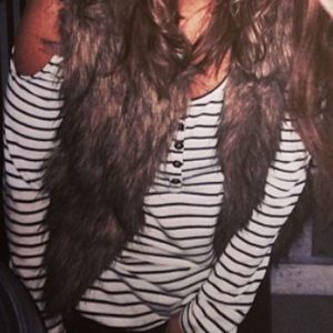 Black and white striped shirt w cutout shoulders