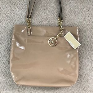 Michael Kors Jet Set chain handbag