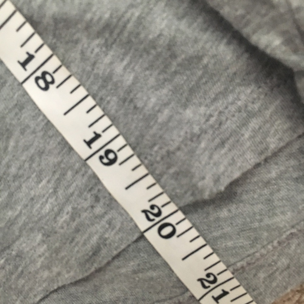 Old Navy basic grey comfy tee - Picture 4 of 5