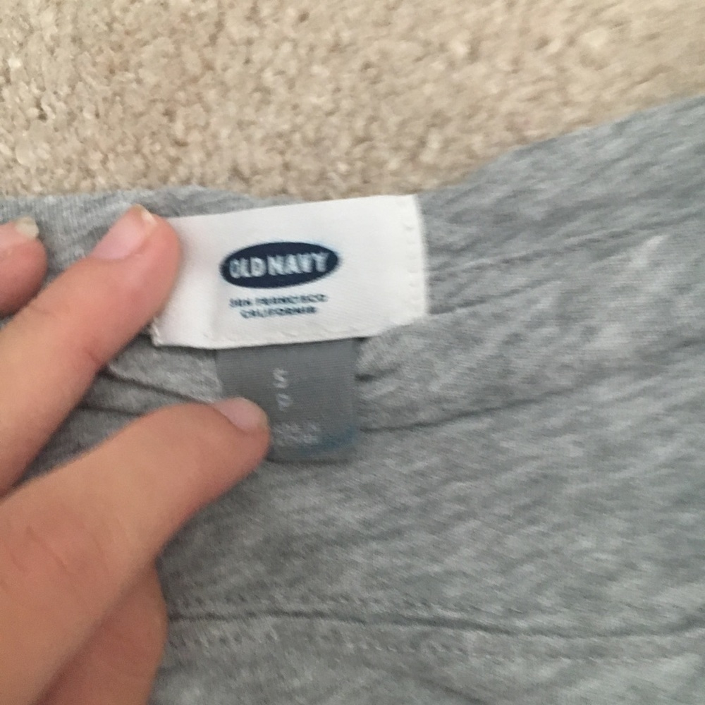 Old Navy basic grey comfy tee - Picture 5 of 5