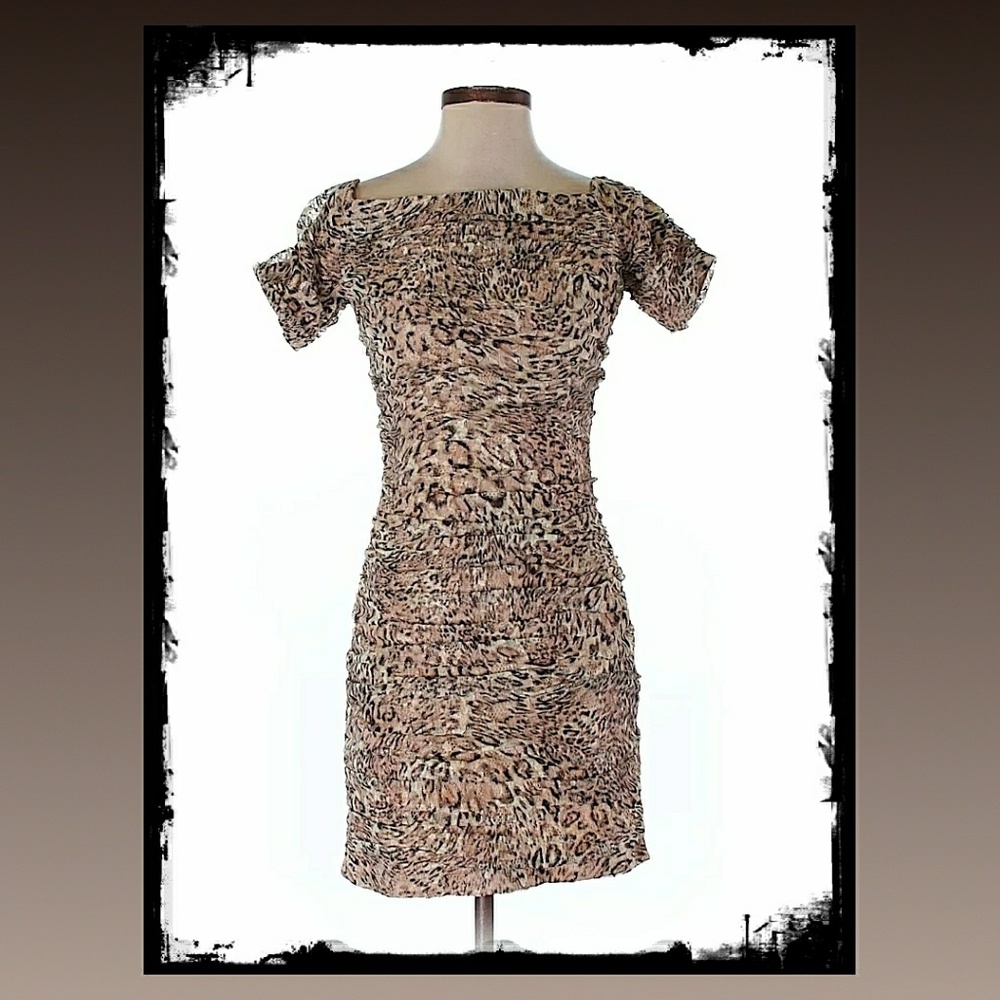 SALE!!  Form-flattering Dress - Picture 2 of 3