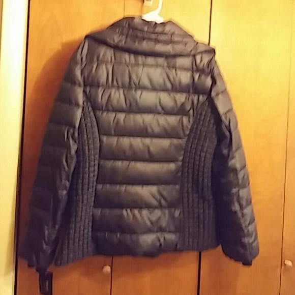 COAT - Picture 2 of 4