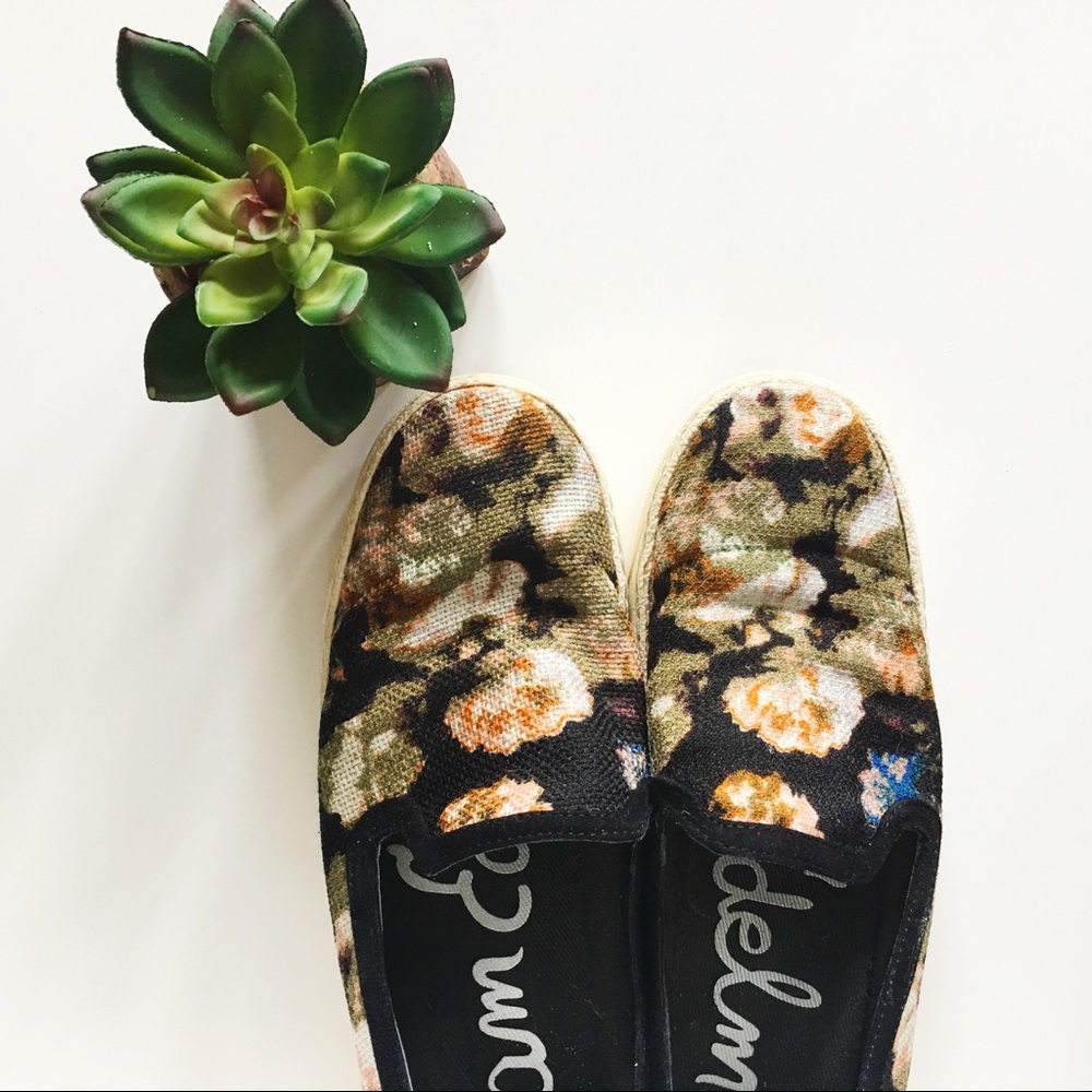LAST CHANCE Sam Edelman floral flats