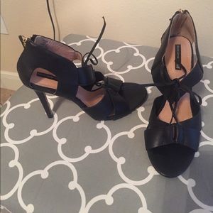 Zipper back tie up h&m black open toe heels