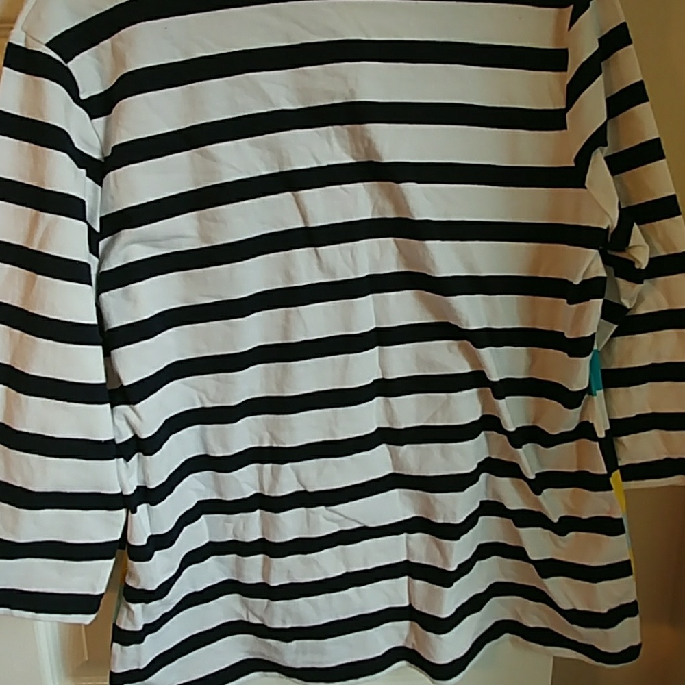 Shirt - Picture 4 of 4