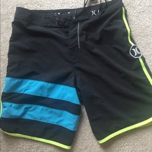Hurley phantom size 30