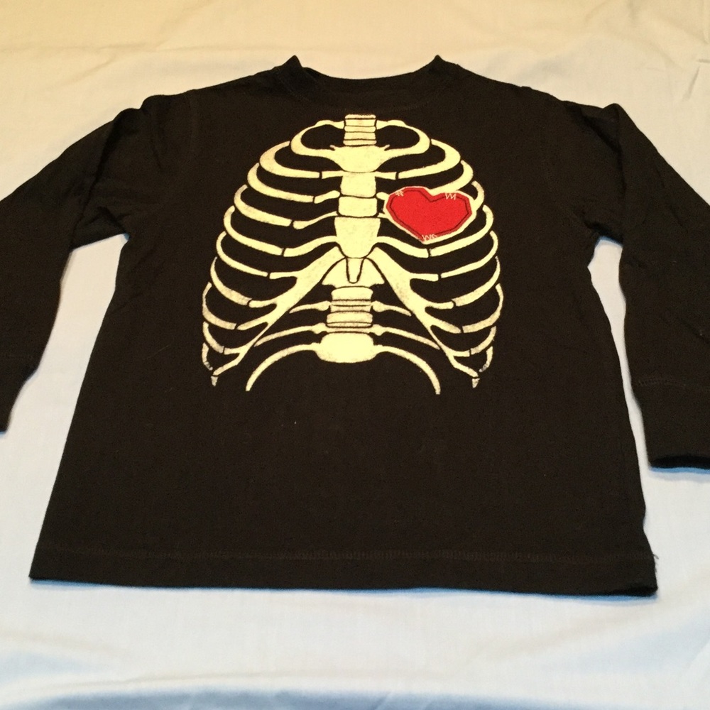 Boy's size 6 skeleton long sleeve T