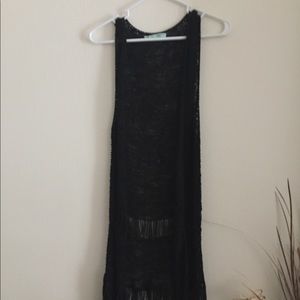 Black woven vest size L