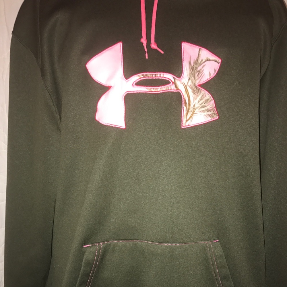Under armor camo sweatshirt
