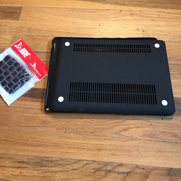 Laptop cover with keyboard cover - Picture 2 of 2