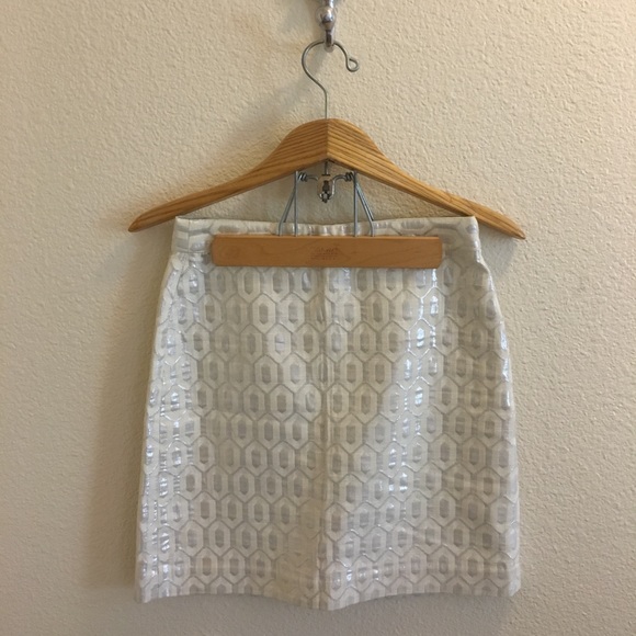 Banana Republic Dresses & Skirts - Banana Republic Gold Printed Skirt