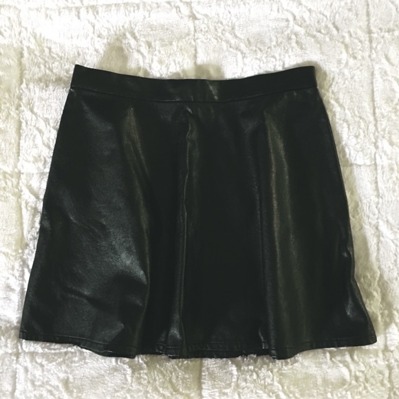 American Eagle Outfitters Dresses & Skirts - American Eagle Leather Skirt (worn 1x)