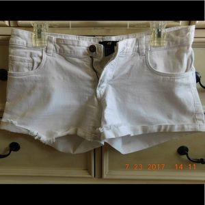 H&M white cuffed shorts