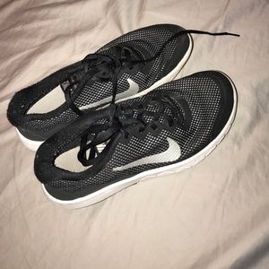 BOYS NIKES