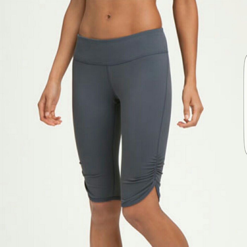 Zella "Live In" Knee Shorts / Capris