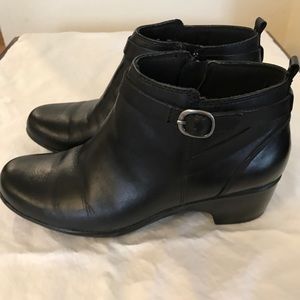 Clarks Black Ankle Boot size 8 wide