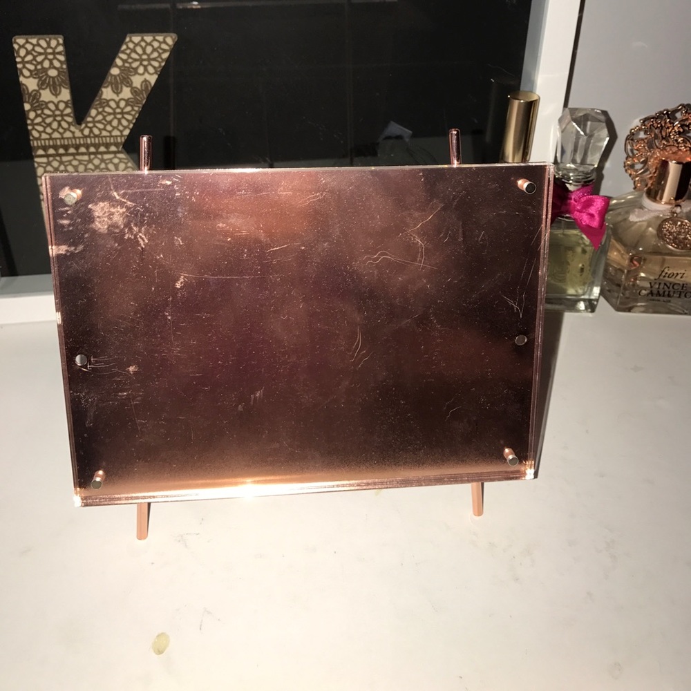 ROSE GOLD MAGNETIC PICTURE FRAME