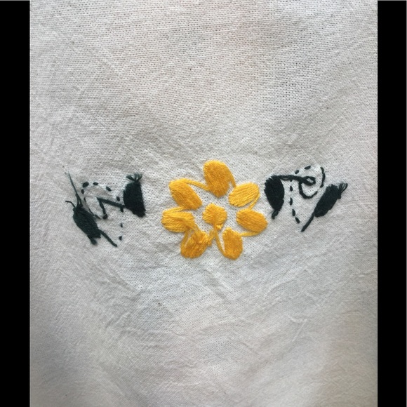 Mexican hand embroidered floral top - Picture 7 of 7