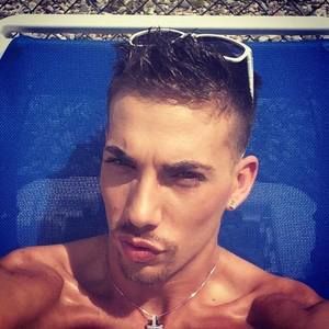 Meet your Posher, Eric