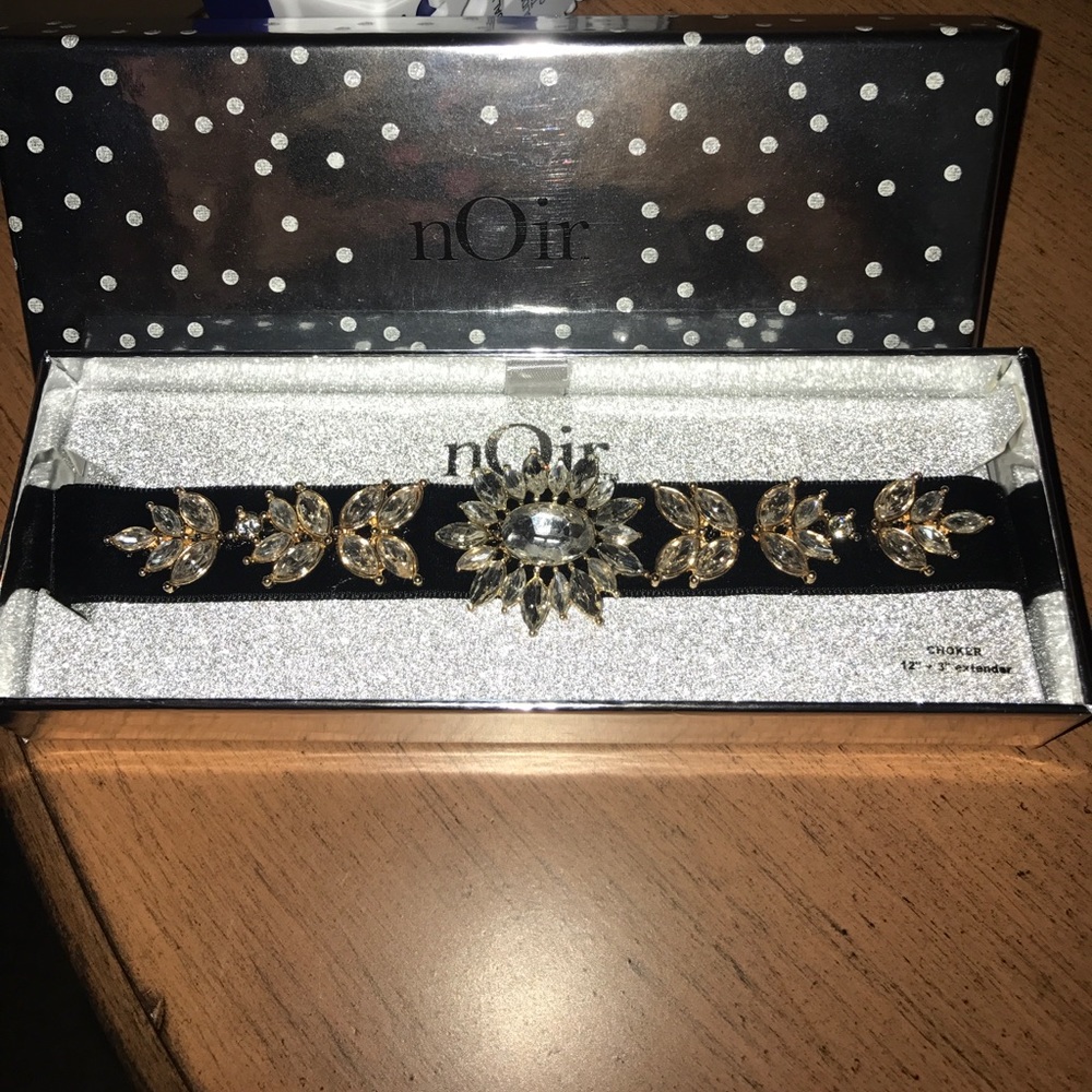 Noir chocker - brand new - never worn or opened