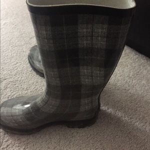 Rain boots