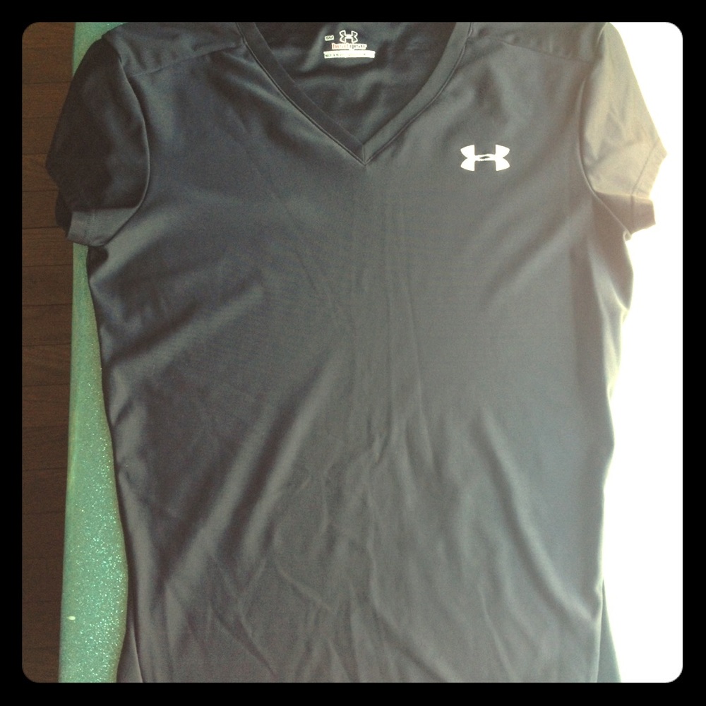 Small Under Armour Heatgear Activewear Shirt