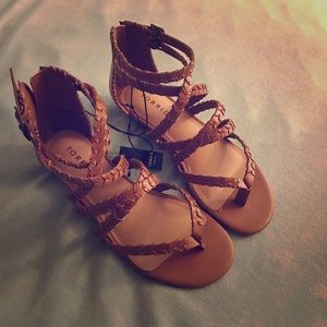 Torrid 6w sandals