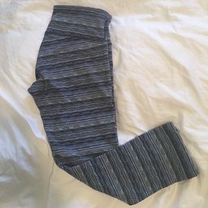 Lululemon Blue Striped Crop | Sz 6